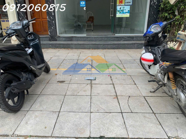 Nguyễn du tọa độ 'địa linh' cho showroom đồng hồ cao cấp