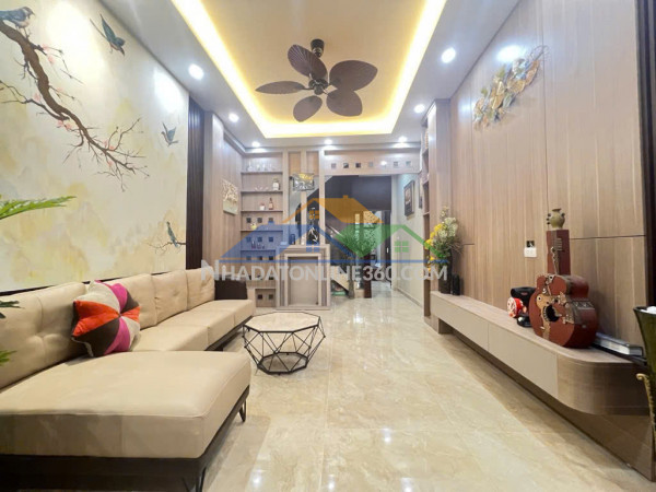 Nguyễn văn cừ , nhà đẹp ở ngay , full nội thất ,ngay sát cầu chương dương , 2 phút sang phố cổ , nhỉnh 11 ???? 

✨ sd - 56m²  dân xây chắc chắn -  thiết kế 4