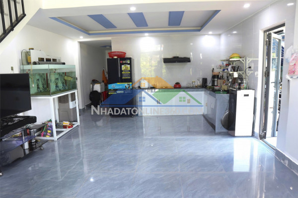 Nhà chính chủ- giá đầu tư cần bán nhanh căn nhà vị trí đẹp tại hòa tiến, tp đà nẵng