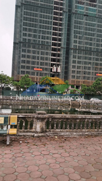 Bán nhà long biên 60m2- view hồ- ô tô tránh- hàng xóm vinhomes- hơn 12 tỷ [0372311369]