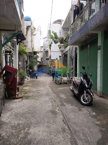 Cần tiền bán nhà đàu hẻm 297 lê văn sỹ, f13, quận 3  giá rẻ, thích hợp cho đầu tư