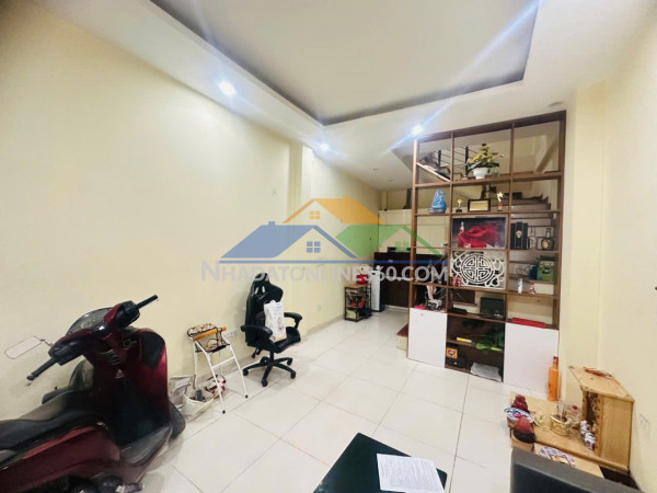 Bán nhà cầu giấy - ô tô vf3 đỗ cửa, 33m - 5 tầng đẹp, full nội thất, giá 8,3 tỷ