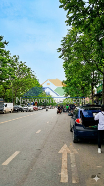 Bán đất đấu giá việt hưng 74m2, mt 8m, vỉa hè ô tô tránh, mặt công viên- 16.3 tỷ [0372311369]