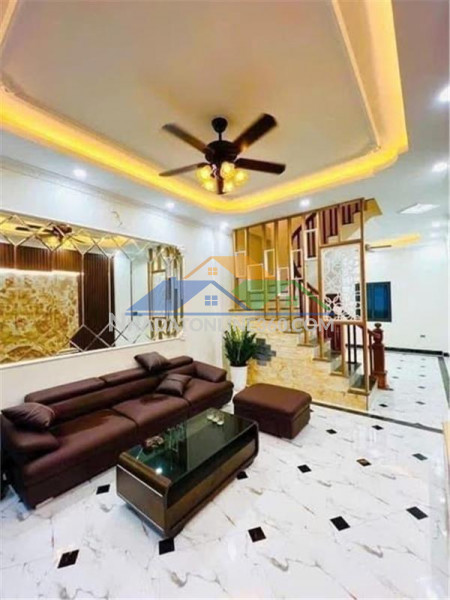 Pháo đài láng – nhà đẹp 5 tầng, 45m², mt 4m, ngõ rộng, ô tô cách 40m. giá: 11.9 tỷ