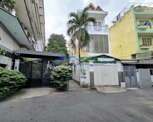 Ngay siêu thị lottle gò vấp ! bán nhà 3 lầu dt: 4,24m x 14,5m , căn góc kinh doanh