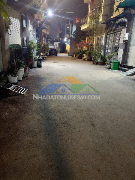 Bán nhà ngay chợ bình thành, bình tân - chỉ 60triệu/m2 - ngang 5m - hẻm xe tải chạy - 5 tỷ