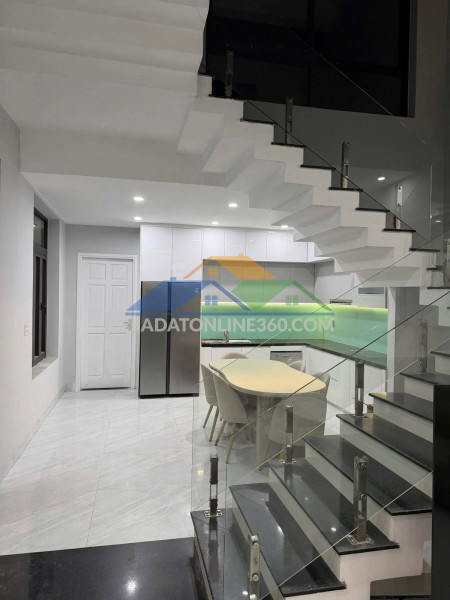 Bán nhà mt cách mạng tháng 8 240m2 ngang 6.9m dòng tiền 50tr giá 21.9...