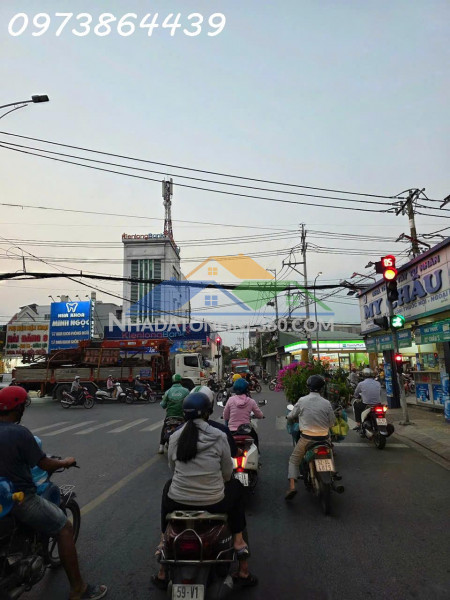 Chủ giảm mạnh 350 triệu giá mới 3,95 tỷ 

  nhà đẹp hoàn...