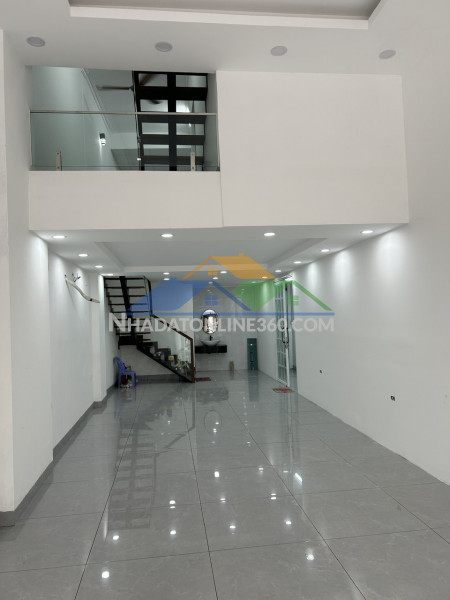 Cho thuê nhà 2 tầng mặt phố tôn đức thắng,hợp làm văn phòng, ngân hàng, spa, vàng bạc...