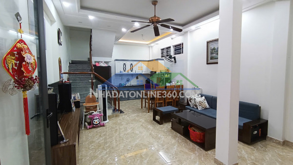 ???? bán nhà phố đông khê - 41m 3 tầng - sân cổng riêng - giá 3.25 tỉ