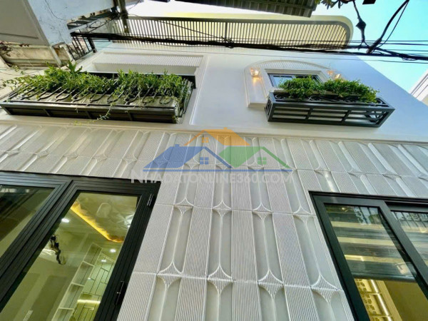 Bán nhà hẻm cạnh đường nguyễn văn linh, tân thuận, quận 7 tphcm, cách đường xe tải khoảng 20m.