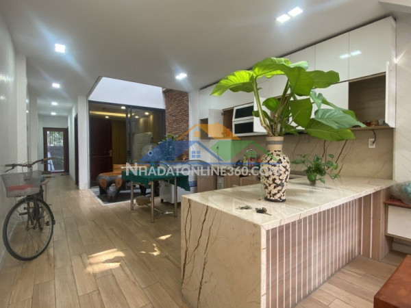 Bán nhà 3 tầng trung tâm biên hòa,shr đường ô tô,gần chợ cây chàm,giá tốt