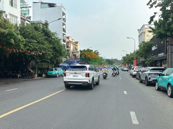 Chính chủ bán nhanh mtkd 30m nguyễn văn lượng dts 115m2 ngang 4.2m ngay cv gò vấp 11 tỷ.