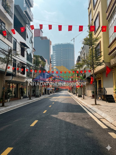 Nhà mới tây hồ – an dương vương – thang máy xịn – cạnh ô tô – phù hợp gia đình ở lâu dài