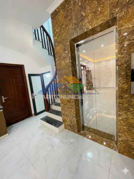 Nhà mới phú thượng - tây hồ - thang máy xịn – cạnh ô tô – ở sướng, dân trí cao - giá 9.6 tỷ