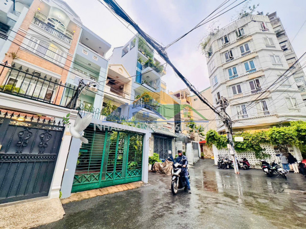 Chính chủ bán nhà c4 - xe hơi ngủ trong nhà đ. nguyễn bỉnh khiêm, quận 1* lh giang giang: 093.86.76.685