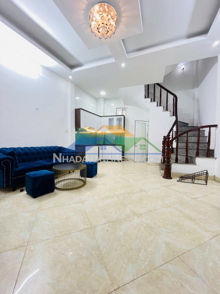 Cho thuê nhà giáp nhị 35m2x5 tầng, 4 ngủ, 4 vệ sinh ở gđ hoặc nhóm vào ngay