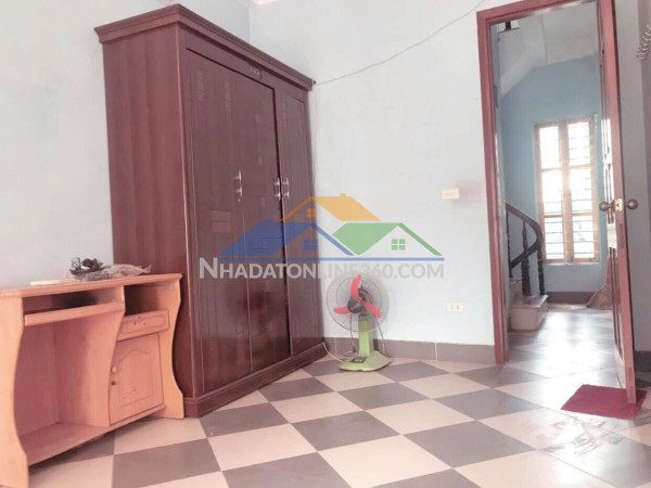Cho thuê nhà ở sinh viên 2  - 3 người ngõ lò đúc  12m2 x 4 tầng, 6 triệu