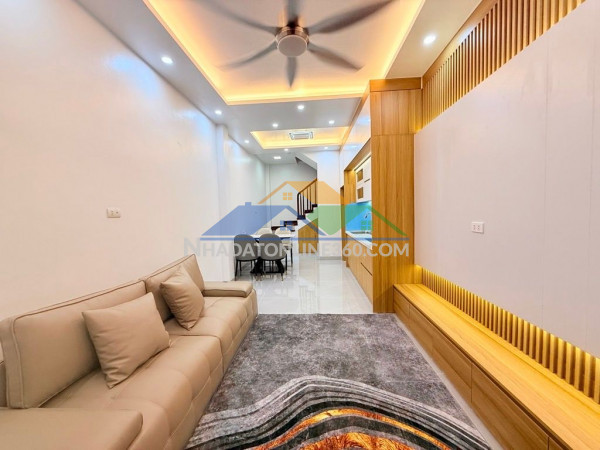 Trần thái tông 34m x6 tầng 10,5 tỷ full nội thất-ngõ thông rộng,gần phố