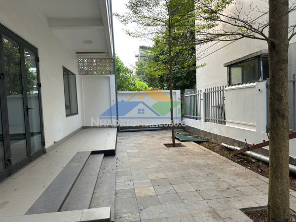 Cho thuê nhà nguyên căn 5 tầng – có thang máy – view sông đẹp