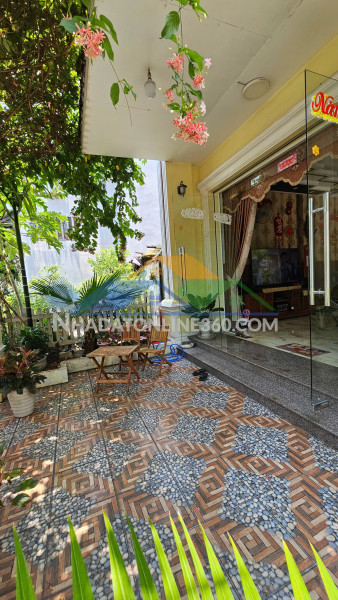 Nhà mặt tiền dương công khi – giá 4.46ty chỉ ngang nhà hẻm