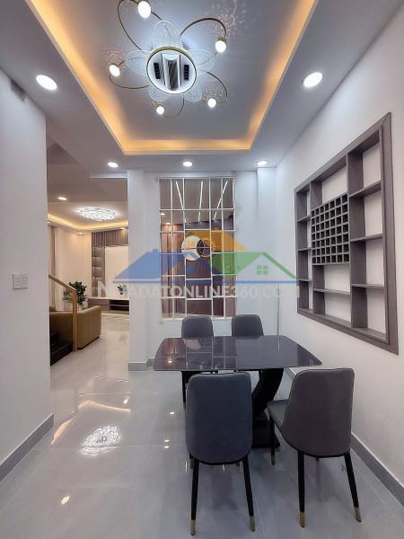 Ccg chỉ 3,4 tỷ nhà đẹp trung tâm thị trấn hóc môn