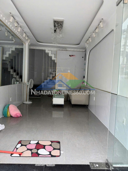 Nhà nhỏ xinh xinh mặt tiền đường số tân quy ,quận 7,kinh doanh buôn bán ,đang có hđ thuê 19tr/tháng