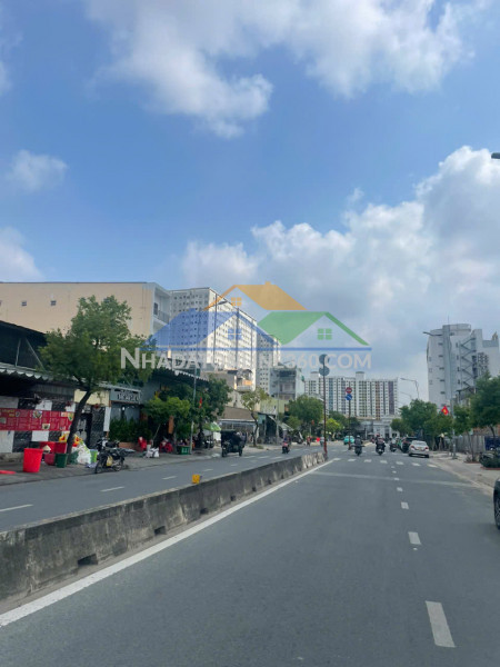 Bán nhà 2 mặt tiền 14,8x25m giá 51 tỷ đường phan văn hớn