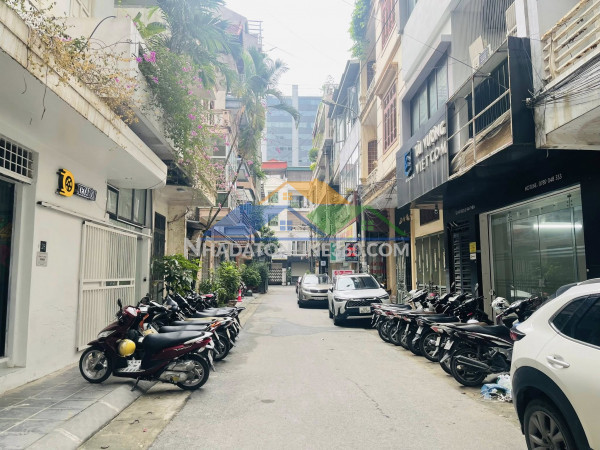 Bán nhanh nhà lê văn thiêm, dt65m2 mt6.2m, phân lô vỉa hè, oto tránh...