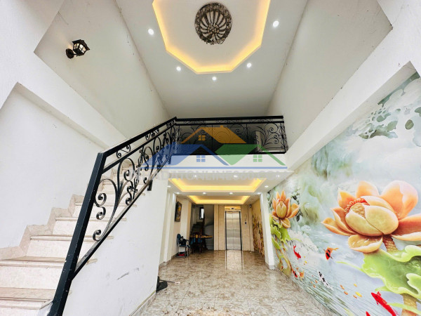 Nhà đẹp tây hồ – lạc long quân – gần phố – view hồ tây – thiết kế hiện đại - giá 13.9 tỷ