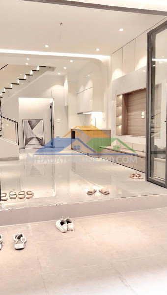 Nhà đẹp chùa quỳnh, hai bà trưng, sát phố 50m 4t 12 tỷ 0903262939