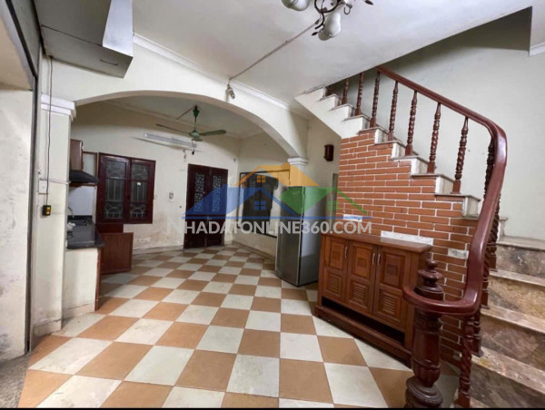 Cho thuê nhà ngõ ba gác đường hoàng mai, 30m x 3tầng - giá 7 triệu vào  ngay