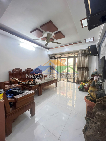 Bán nhà 3 tầng chợ lũng bắc, đằng hải, hải an  gần lê hồng phong  ở ngay