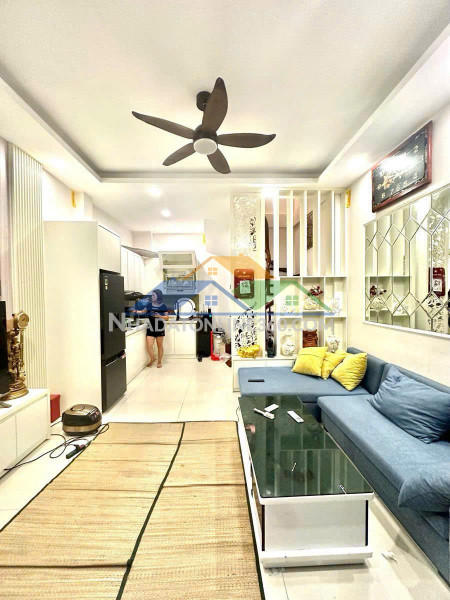 Bán nhà đội cấn 30m 5 tầng mặt tiền 4m 9,5ty