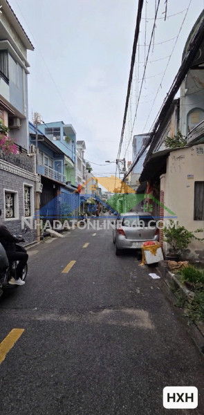 Bán nhà sát aeon tân phú - 3 tầng - 95m2(4.3x22m) - 6.x tỷ - hxh