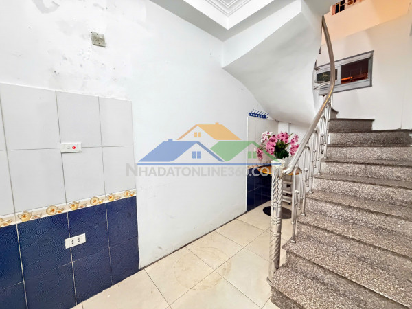 Cần cho thuê nhà ngõ tân mai- hoàng mai- dt 15m2*4 tầng- giá 5,5tr