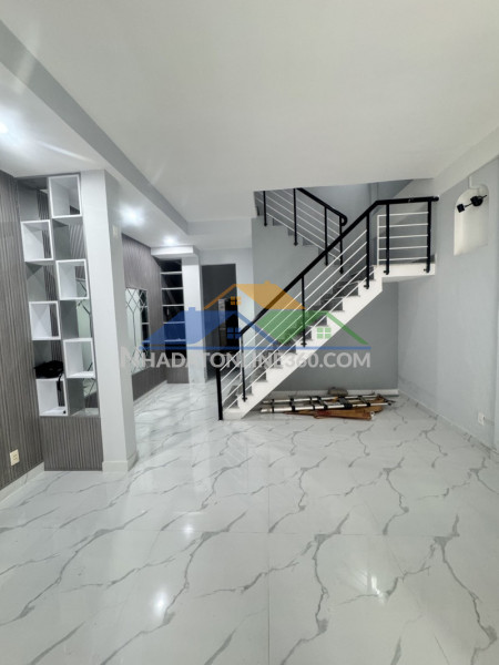 ♥ nhà kiệt nhựa có lề, ô tô đậu cửa. sát nguyễn văn linh, 53m2, ngang 5m, 6.x tỷ