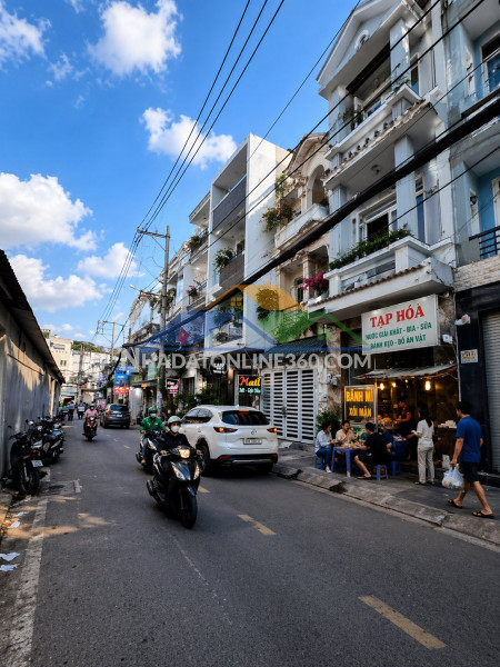 Chỉ 8.x tỷ – 76m² – 3 tầng – hẻm 12m xe hơi tránh – ngay aeon  – đh công thương