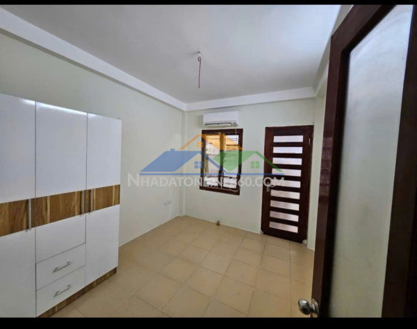 Cho thuê nhà ngõ hoàng hoa thám, 30m 5 tầng 12 triệu ( có bớt) vào ở được ngay