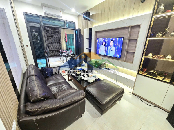 Nhà đẹp hoàng văn thái – ô tô 7 chỗ vào nhà – 2 thoáng – full nội thất – ở sướng