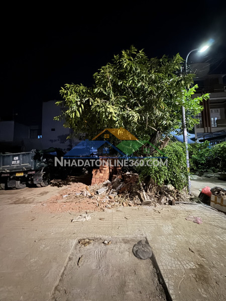 Bán lô góc 2 mặt tiền võ duy ninh 105m2 ngang 6.3m gần biển giá 14.2 tỷ