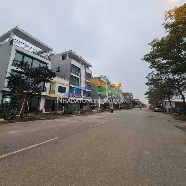 ???? bán 111m2 đất mặt phố tại trâu quỳ, gia lâm. mt 5m, đường gần 10m. lh 0989894845