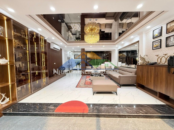 Bán nhà đẹp hồng tiến- full nt- dân xây- gara- sát phố- 45m 5 tầng- nhỉnh 12 tỷ(tl)