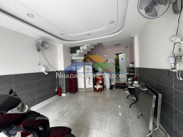 Hxh thông – 5 tầng – 9 phòng – hoàng hoa thám – dòng tiền 45tr/th – 10.9 tỷ