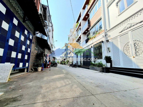 Nhà hẻm xe hơi thông, xây kiên cố, 4 tầng, nơi cán bộ ở, dân trí cao, 6.99  tỷ