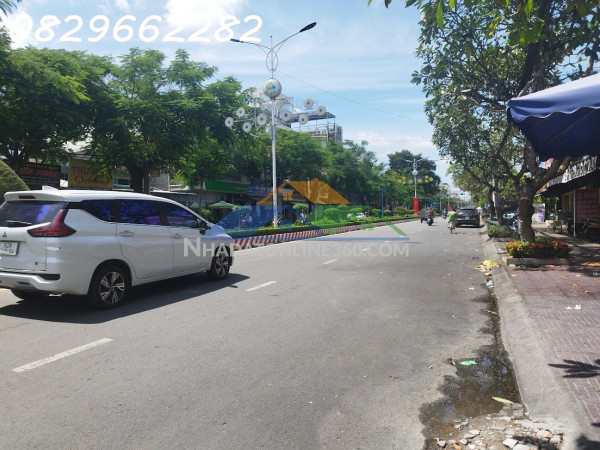 Đất thổ cư sổ hồng 300m2 phạm hồng thái, tp sa đéc, đ.tháp. hướng tây bắc, giá 2 tỷ.