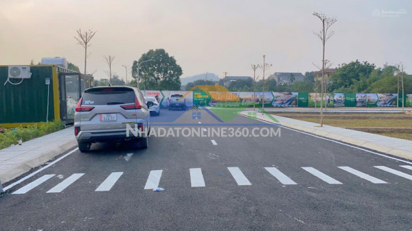 Tôi bán nhanh lô đất 100,1m2 full thổ tại phú cát, hà nội, sổ đỏ, đường oto tránh nhau, giá 3 tỷ