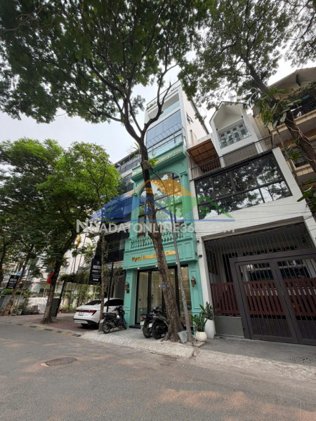 Bán nhà mặt phố khu trung hòa, phân lô ô tô tránh, 100m2, ngoài 40 tỷ