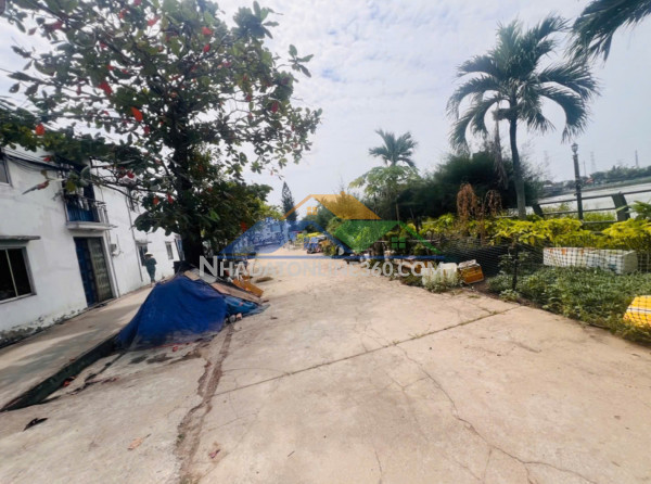 Nhà 2mt hẻm- chỉ 3ty2- 88m2- ngang nở hậu- view sông- cv thoáng mát