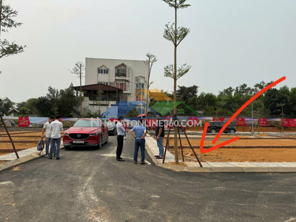 Cần tiền cho con đi du học cắt lỗ 300tr bán nhanh lô đất 100m2 full thổ cư đất ở hòa lạc.